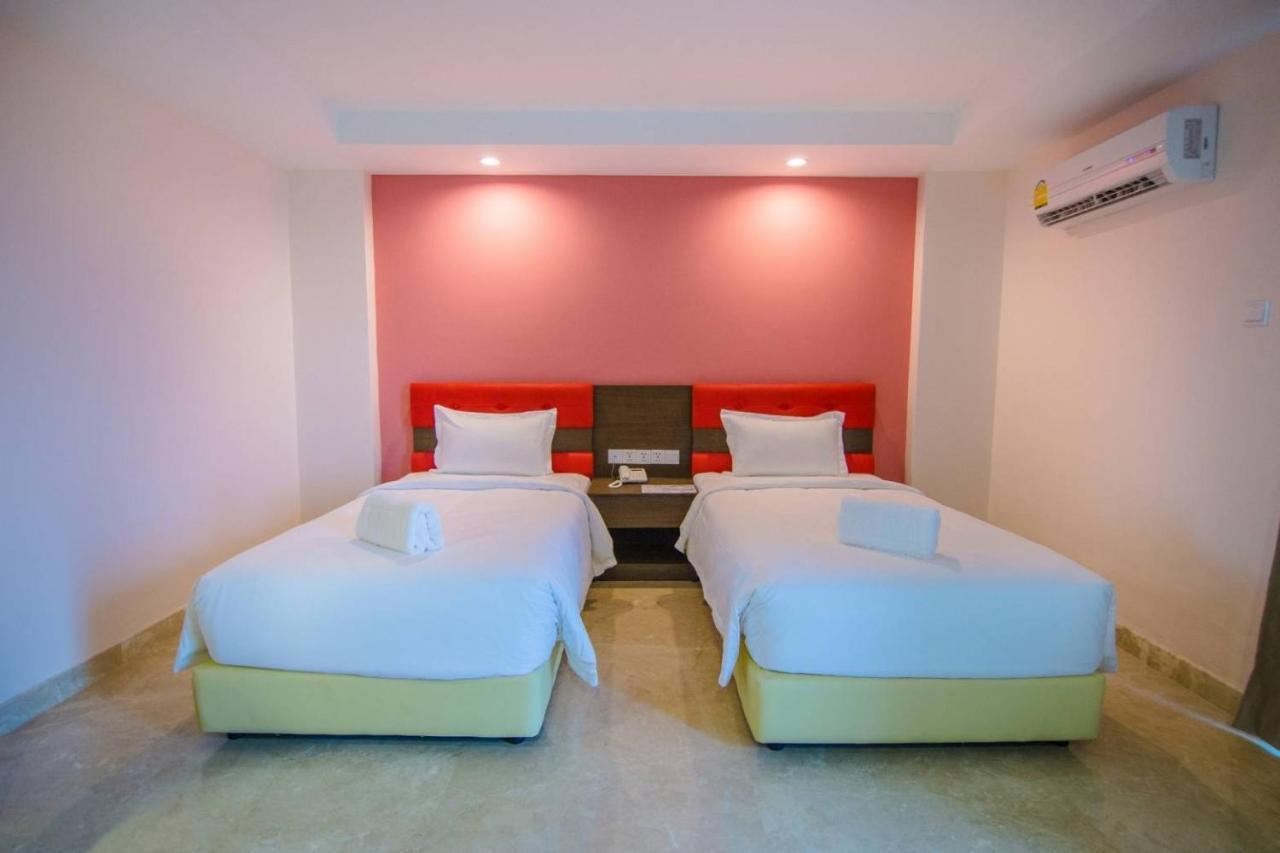 M Village Hostel Sadao Exterior photo